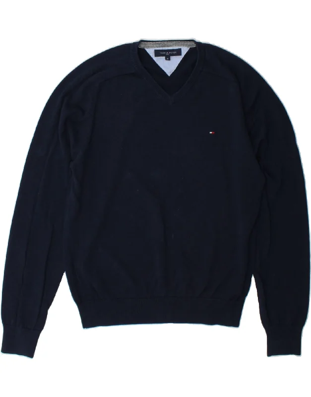 TOMMY HILFIGER Mens V-Neck Jumper Sweater Medium Navy Blue Cotton Fleece Fabric Down Fabric Feather Fabric TOMMY HILFIGER Mens V-Neck Jumper Sweater Medium Navy Blue Cotton Fleece Fabric Down Fabric Feather Fabric