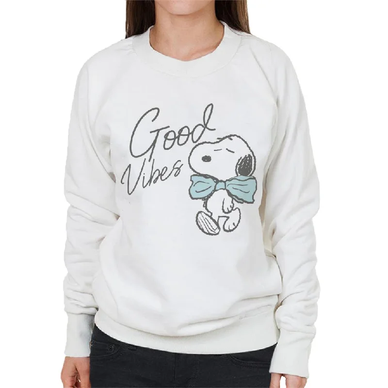 Peanuts Snoopy Good Vibes Bow Tie Women's Sweatshirt Hoodie with Cropped Fit Short Trendy Peanuts Snoopy Good Vibes Bow Tie Women's Sweatshirt Hoodie with Cropped Fit Short Trendy