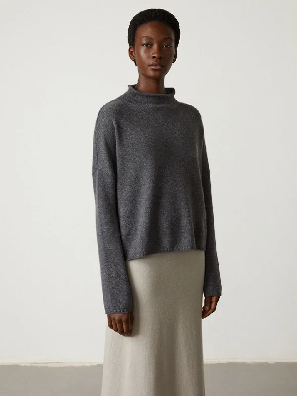 Sandy Sweater in Graphite Fitted Slim Tailored