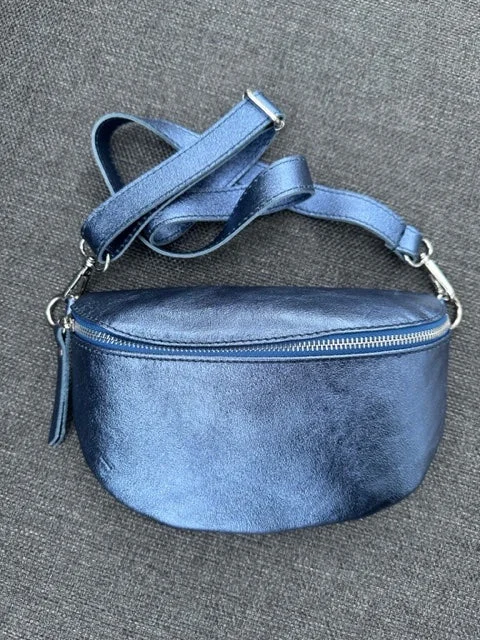 Jeansblaue Metallic-Umhängetasche aus Leder Classic Blue Denim Jeans