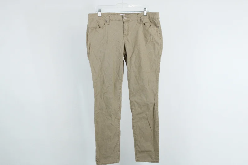 No Boundaries Khaki Skinny Pants | 17 Stylish Casual Pants