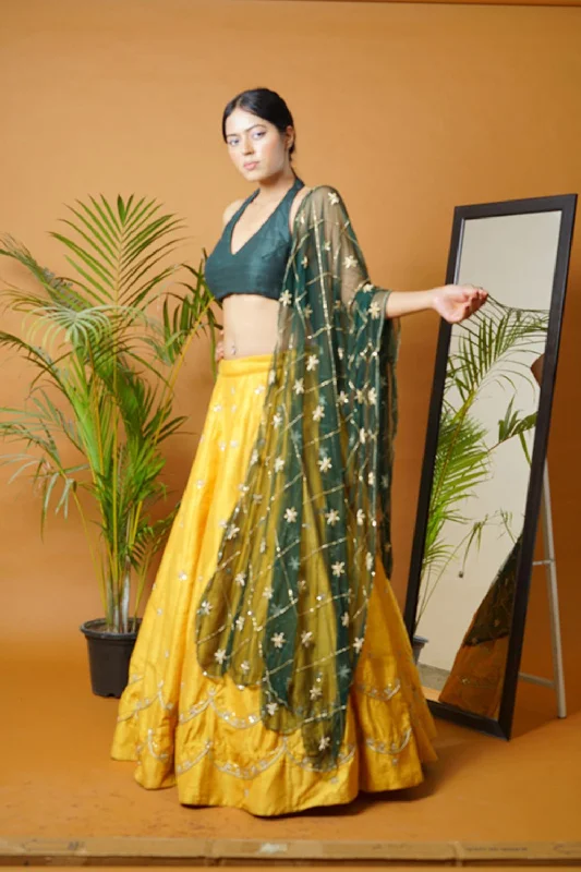 Green Blouse And Lehenga Set Frilled Cuff Blouse